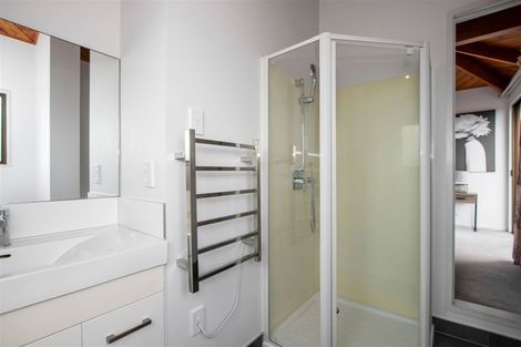 Photo of property in 1/6 Glucina Avenue, West Harbour, Auckland, 0618