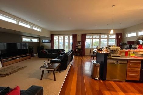 Photo of property in 28 Apu Crescent, Lyall Bay, Wellington, 6022