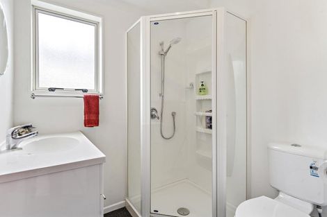 Photo of property in 2 Daffodil Grove, Carterton, 5713