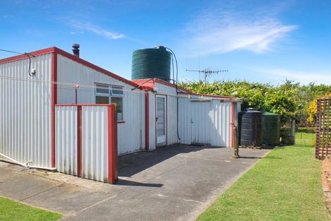 Photo of property in 7 Beach Street, Tangimoana, 4822