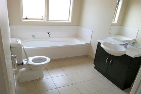 Photo of property in 114 Stancombe Road, Flat Bush, Auckland, 2016