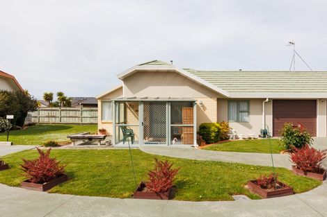 Photo of property in 4 Foxtail Fern, Kelvin Grove, Palmerston North, 4414
