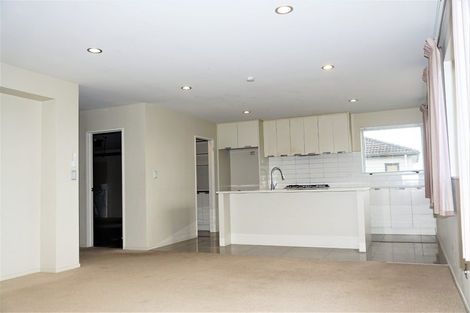 Photo of property in 18 Mulroy Place, Pinehill, Auckland, 0632
