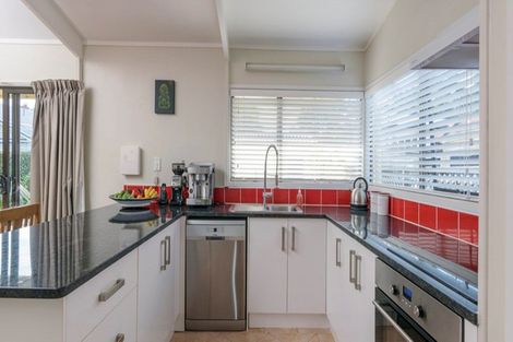 Photo of property in 18a Alberta Street, Point Chevalier, Auckland, 1022