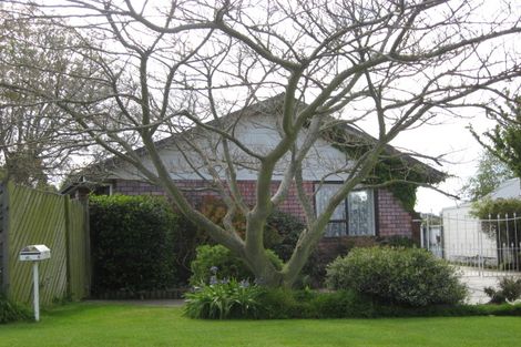 Photo of property in 68 Main North Road, Woodend, 7610