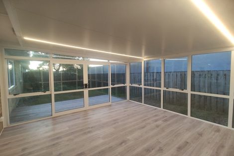 Photo of property in 2/3 Caribbean Drive, Unsworth Heights, Auckland, 0632