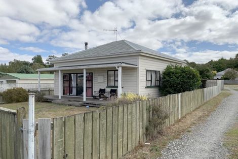 Photo of property in 2 Otanga Street, Dannevirke, 4930