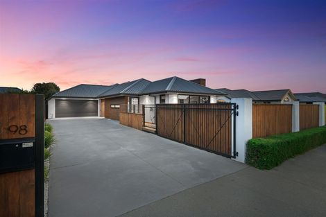 Photo of property in 98 Broadhaven Avenue, Parklands, Christchurch, 8083
