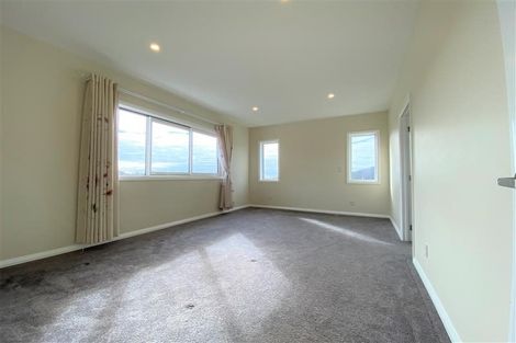 Photo of property in 11a Bank Street, Hillcrest, Auckland, 0627