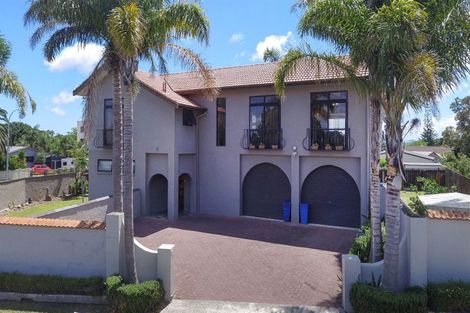 Photo of property in 1 Millen Place, Clarks Beach, 2122