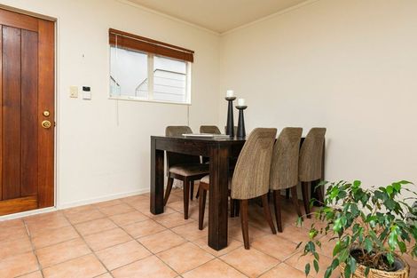 Photo of property in 2/2 Evan Street, Belmont, Auckland, 0622