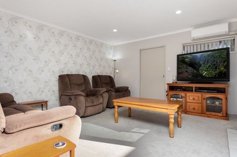 Photo of property in 37 Matene Place, Papamoa Beach, Papamoa, 3118