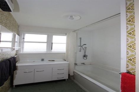 Photo of property in 55 Collingwood Street, New Brighton, Christchurch, 8061