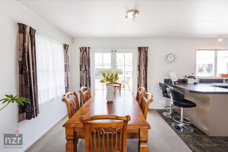 Photo of property in 22 Lyndale Place, Kelvin Grove, Palmerston North, 4414