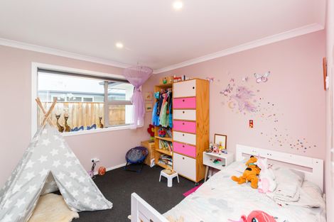 Photo of property in 51 Dahlia Street, Palmerston North, 4410