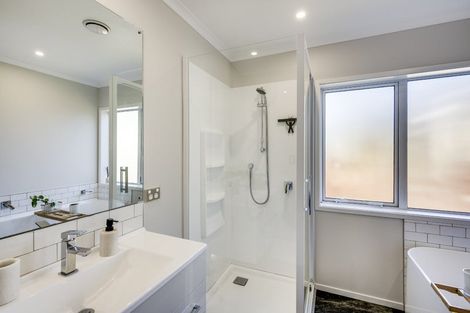 Photo of property in 38a Warwick Crescent, Taradale, Napier, 4112