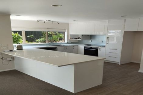 Photo of property in 21 Redfern Lane, Glenfield, Auckland, 0629