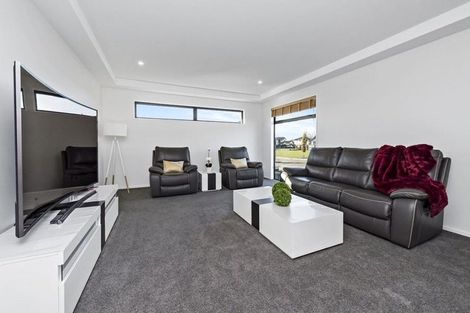 Photo of property in 11 Tulett Park Drive, Casebrook, Christchurch, 8051