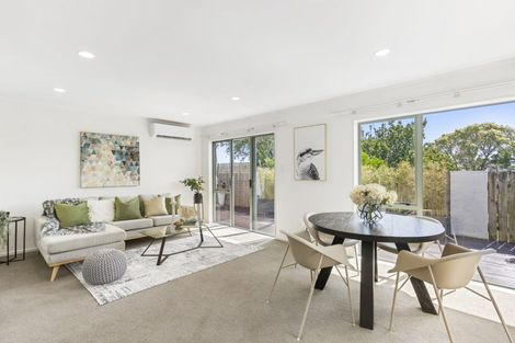 Photo of property in 2/67 Andrew Road, Howick, Auckland, 2010