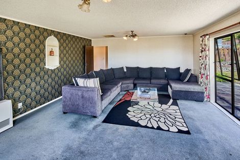 Photo of property in 16 Brasenose Place, Tawa, Wellington, 5028