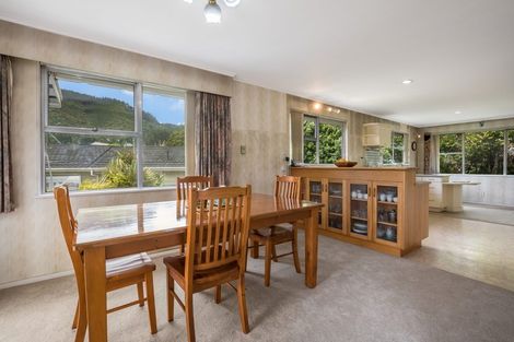 Photo of property in 6 Woodman Drive, Tawa, Wellington, 5028