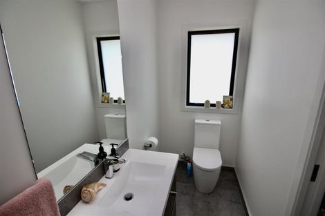 Photo of property in 70 Leeward Drive, Whitianga, 3510