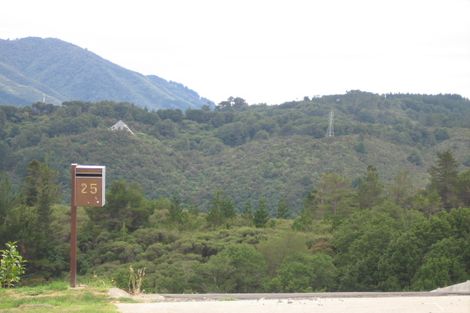 Photo of property in 25 Mount Marua Drive, Timberlea, Upper Hutt, 5018