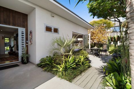 Photo of property in 30 Ngarata Avenue, Mount Maunganui, 3116