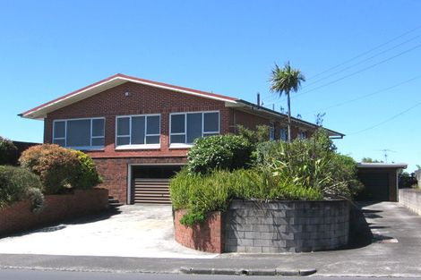 Photo of property in 29 Warren Avenue, Three Kings, Auckland, 1042