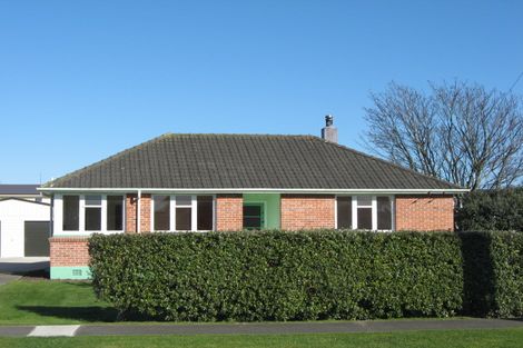 Photo of property in 17 Holland Crescent, Bulls, 4818