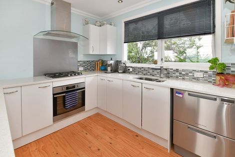 Photo of property in 135 Stanmore Bay Road, Stanmore Bay, Whangaparaoa, 0932