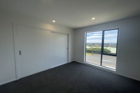 Photo of property in 1/504 Don Buck Road, Massey, Auckland, 0614