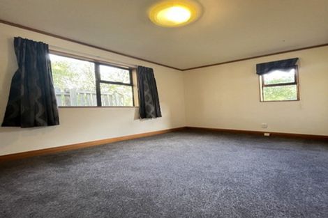 Photo of property in 11 Richmond Hill, Glenside, Wellington, 6037