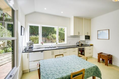 Photo of property in 19 Cameron Road, Bluff Hill, Napier, 4110