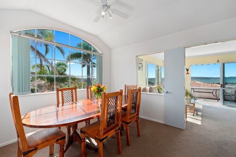 Photo of property in 26 Tornado Place, West Harbour, Auckland, 0618