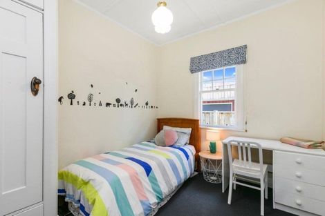 Photo of property in 123 Rongotai Road, Kilbirnie, Wellington, 6022