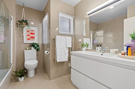 Photo of property in 3/3 Marsh Avenue, Forrest Hill, Auckland, 0620