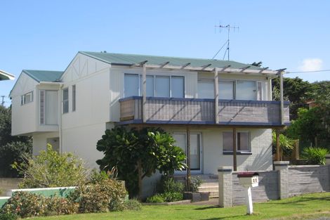 Photo of property in 42 Cheviot Street, Mangawhai Heads, Mangawhai, 0505