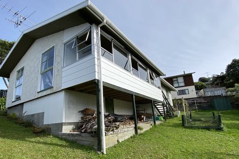 Photo of property in 3 Eastview Grove, Normandale, Lower Hutt, 5010