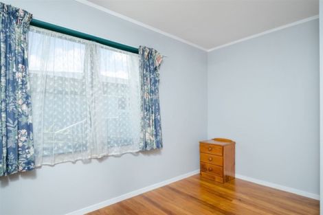 Photo of property in 73 Waimumu Road, Massey, Auckland, 0614