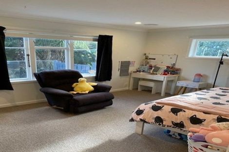 Photo of property in 27 Olivia Crescent, Tawa, Wellington, 5028