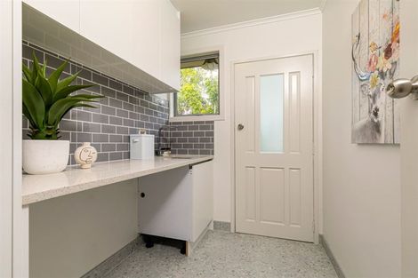 Photo of property in 10 Puketaha Road, Swanson, Auckland, 0816