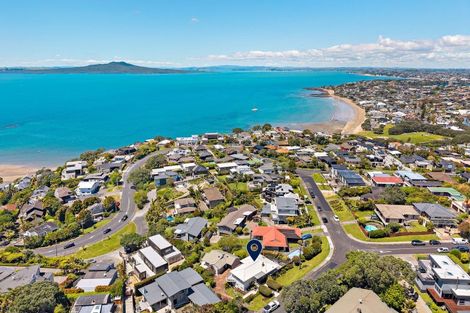 Photo of property in 1/1 Eastcliffe Road, Castor Bay, Auckland, 0620