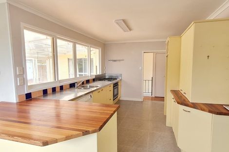 Photo of property in 38 Normanton Street, Glenfield, Auckland, 0629