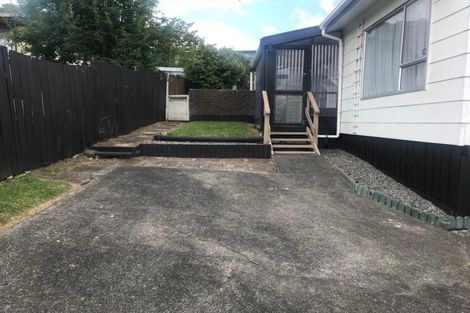 Photo of property in 1/72 Vodanovich Road, Te Atatu South, Auckland, 0610