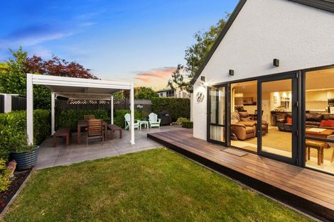 Photo of property in 11 Harlech Mews, Avonhead, Christchurch, 8042