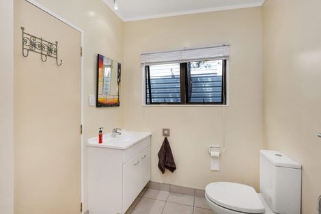 Photo of property in 8 Main Road, Raglan, 3225