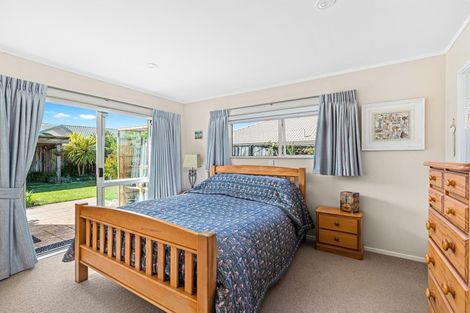 Photo of property in 39 Lakeside Drive, Orewa, 0931