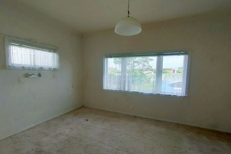 Photo of property in 34 Glenfern Road, Mellons Bay, Auckland, 2014