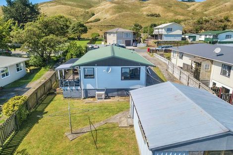 Photo of property in 71 Arahura Crescent, Waitangirua, Porirua, 5024